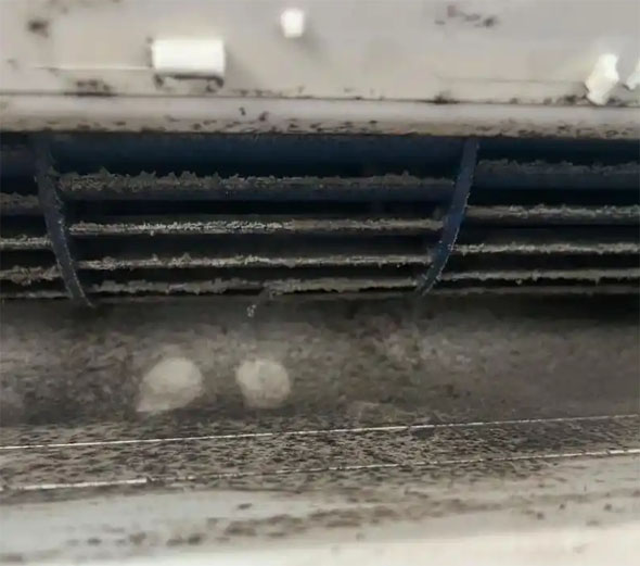 南充市空调吹的风有股烧焦味是怎么回事